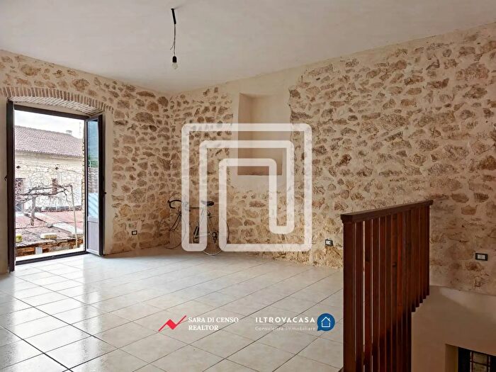 Casa trilocale in vendita in Via Mascio, Pettorano Sul Gizio