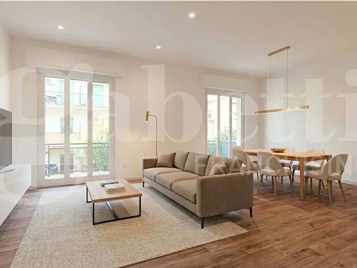 Appartamento quadrilocale in vendita in Via Brunenghi, Finale Ligure