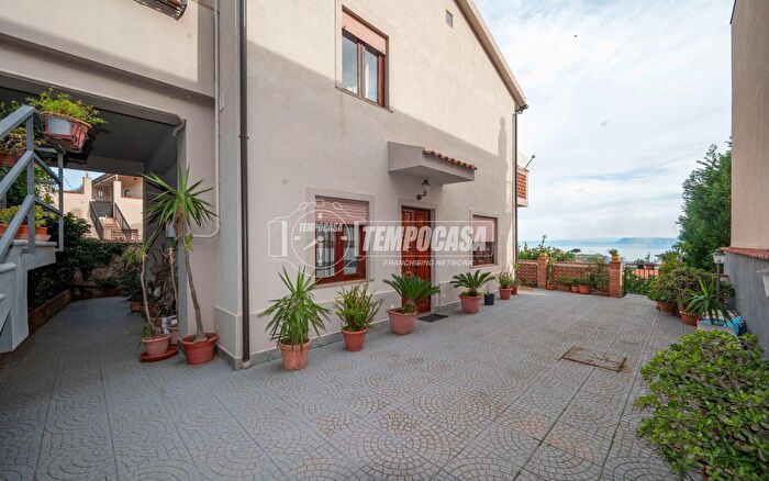 Casa con 6 locali in vendita in Strada Provinciale, Messina