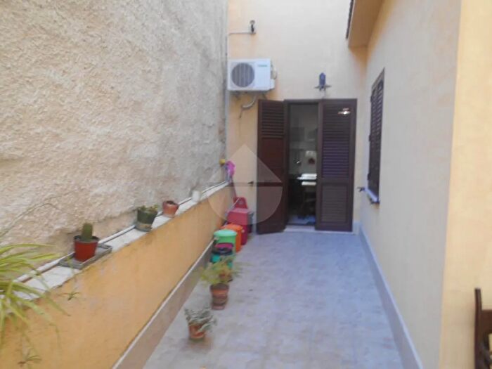 Appartamento con 5 locali in affitto in Castelvetrano
