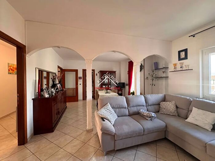 Appartamento con 6 locali in vendita in Via Sacco E Vanzetti, Citta Di Castello