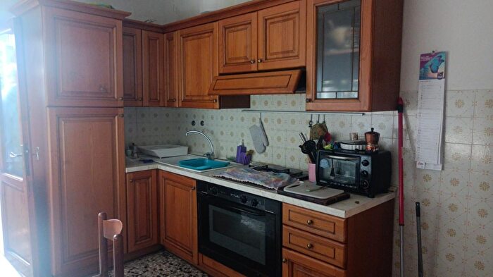 Casa con 8 locali in vendita in Peccioli