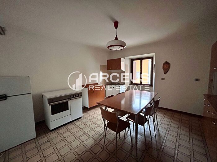 Appartamento con 9 locali in vendita in Stenico