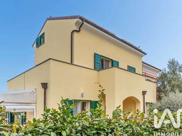 Casa con 5 locali in vendita in Viale Silvio Amico, Loano