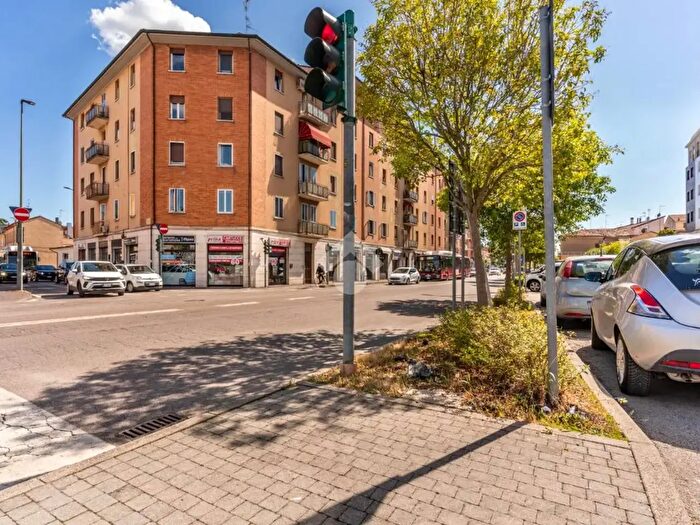 Appartamento trilocale in vendita in Via Bologna, Ferrara
