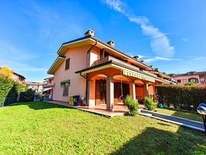 Appartamento con 7 locali in vendita in Via Martiri dei Lager, Leini