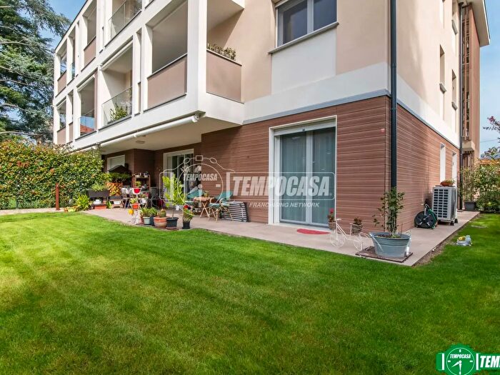 Appartamento trilocale in vendita in Via Bernocchi B, Cerro Maggiore