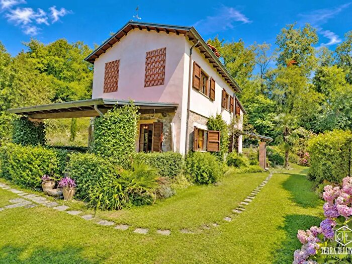 Casa con 7 locali in vendita in Strada Comunale del Posticcio, Bagnone
