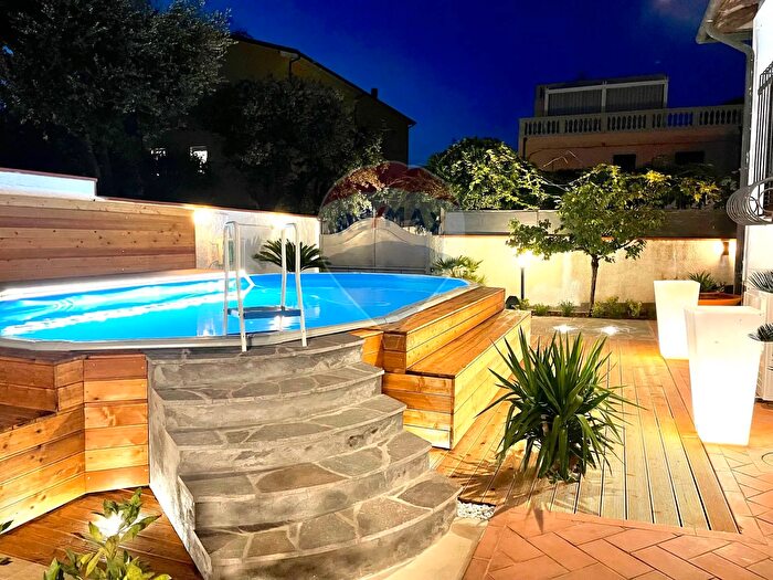 Casa con 10 locali in vendita in San Vincenzo