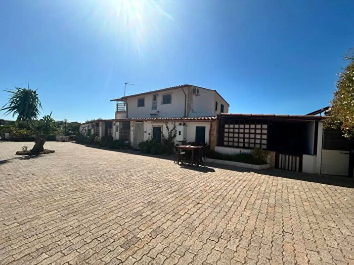 Casa con 10 locali in vendita in Torre Salsa, Siculiana