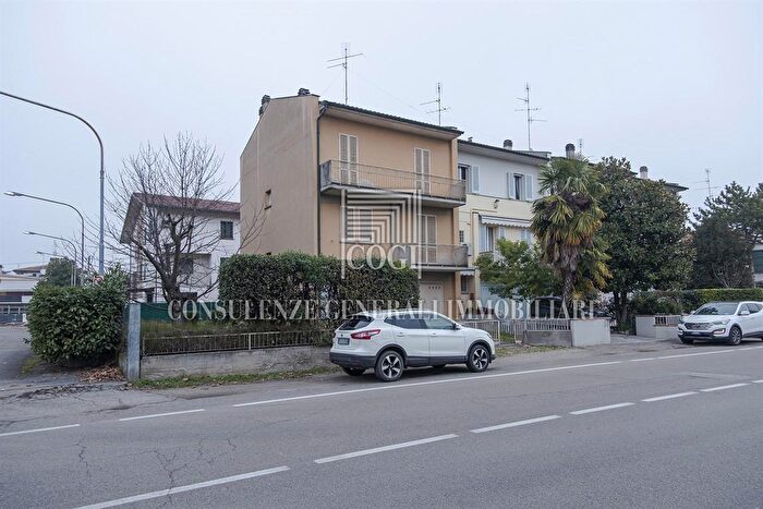 Casa con 5 locali in vendita in Via Dini E Salvalai, Massa Lombarda