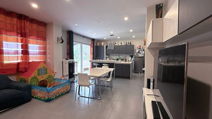 Casa con 6 locali in vendita in Via Volpicelli, Siracusa