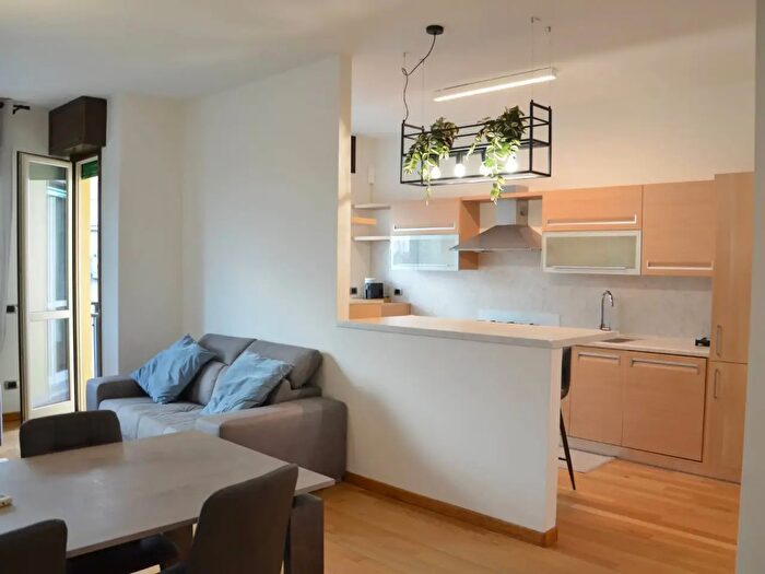 Appartamento trilocale in vendita in Via Ruggero Leoncavallo, Milano