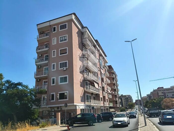 Appartamento quadrilocale in vendita in Viale Matteotti, Crotone
