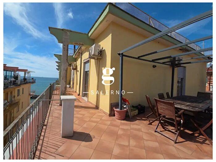 Appartamento quadrilocale in vendita in Traversa Giuseppe Scola, Salerno