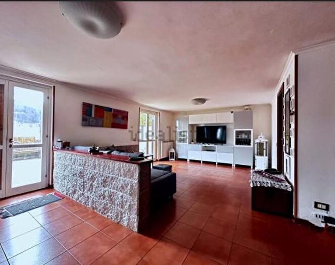 Casa con 6 locali in vendita in Via Monte Bianco, Ronciglione