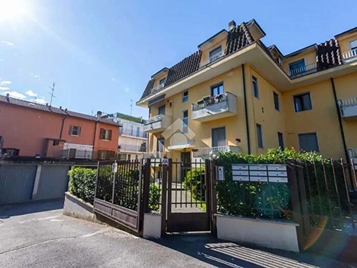 Appartamento trilocale in vendita in Via Donatori di Sangue, Pieve Emanuele