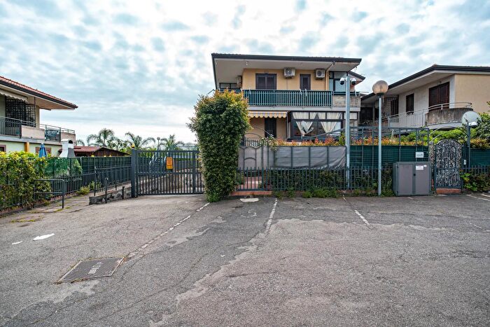 Appartamento quadrilocale in vendita in Via Simone Neri, Mascali