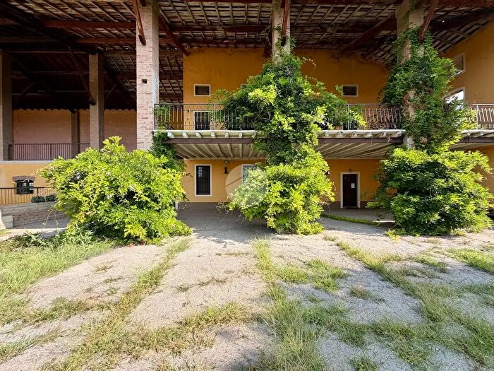 Casa con 5 locali in vendita in Via Milano, Mairano