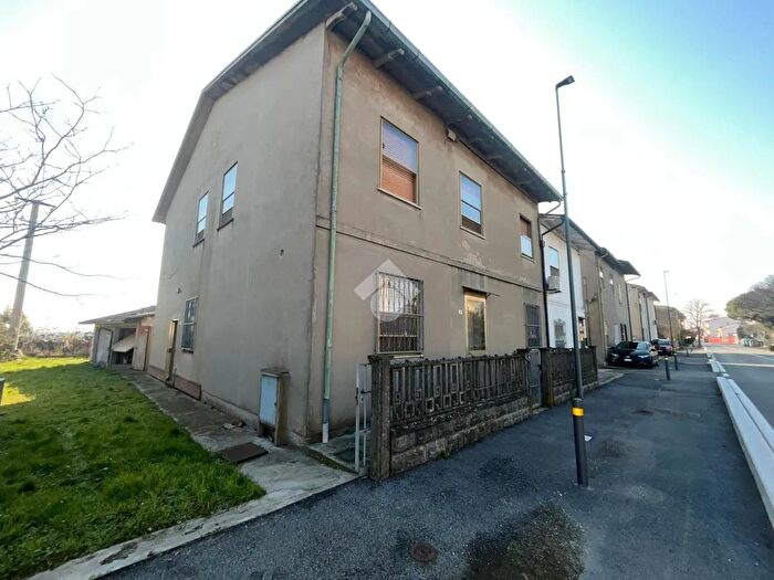 Appartamento con 7 locali in vendita in Via Beveta, Ravenna