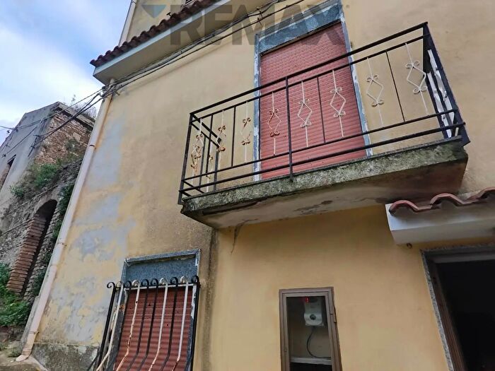 Casa quadrilocale in vendita in Via Portaro, Rometta