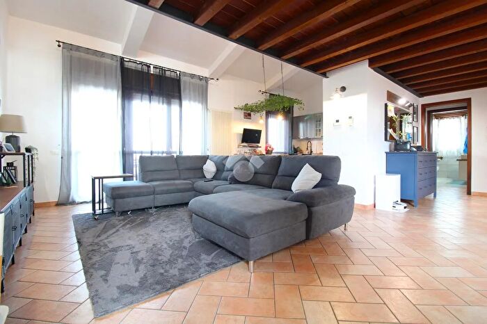 Appartamento quadrilocale in vendita in Via Prampolini, Mirandola