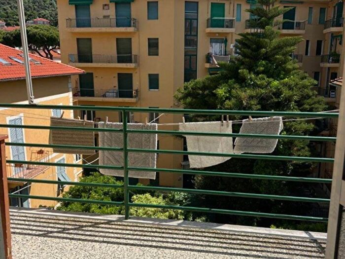 Appartamento bilocale in affitto in Via del Santuario, Centro, Finale Ligure