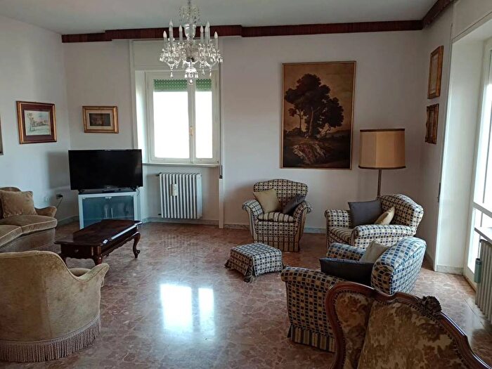 Appartamento quadrilocale in affitto in Via Montello, Stazione, Lecce