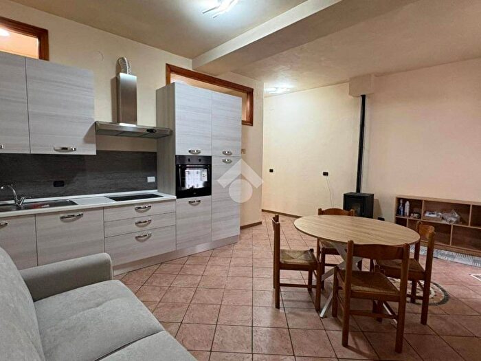 Appartamento monolocale in affitto in Via Giuseppe Mazzini, Centro, Rossana