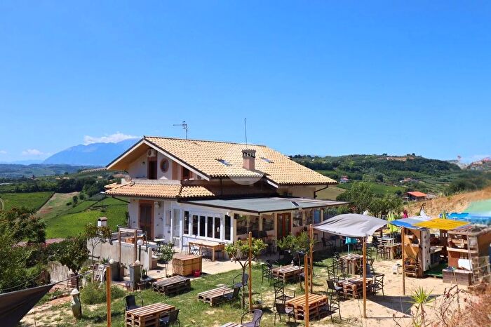 Casa con 7 locali in vendita in Via Arenile, Ripa Teatina