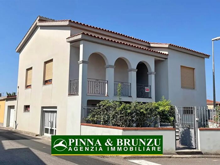 Casa quadrilocale in vendita in Via Amsicora, Nurachi