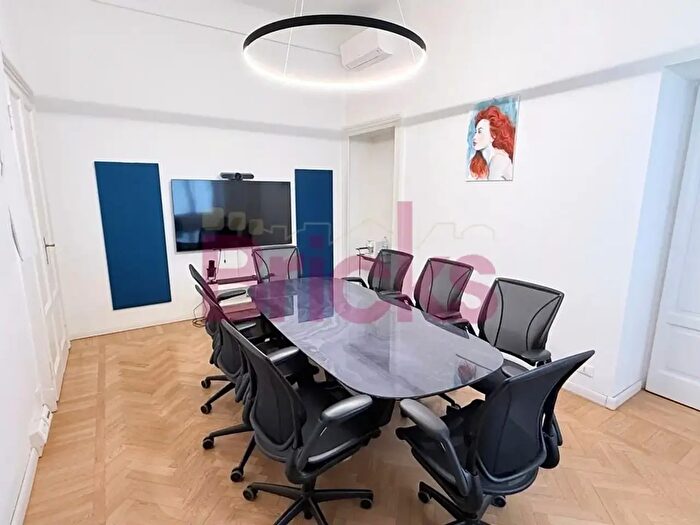 Casa con 6 locali in affitto in Corso Italia, Milano