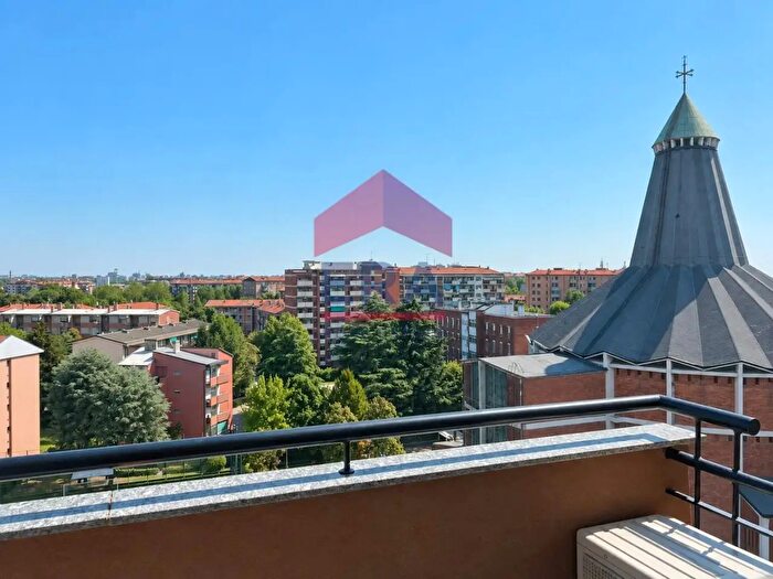 Appartamento trilocale in affitto in Via Val Sabbia, Milano