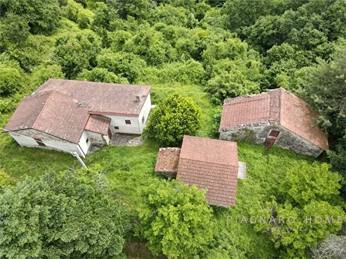 Casa con 5 locali in vendita in Pontremoli