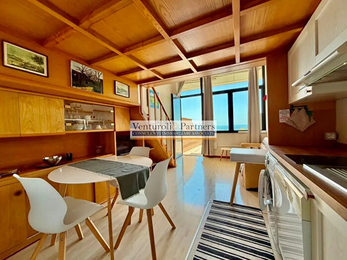 Appartamento bilocale in vendita in Via Giuseppe Mazzini, Padenghe Sul Garda