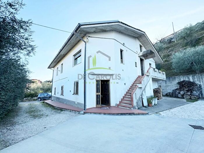 Casa con 12 locali in vendita in Fonte di Campo, Ascoli Piceno