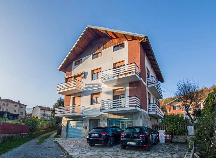 Appartamento trilocale in vendita in Viale Italia, Coazze