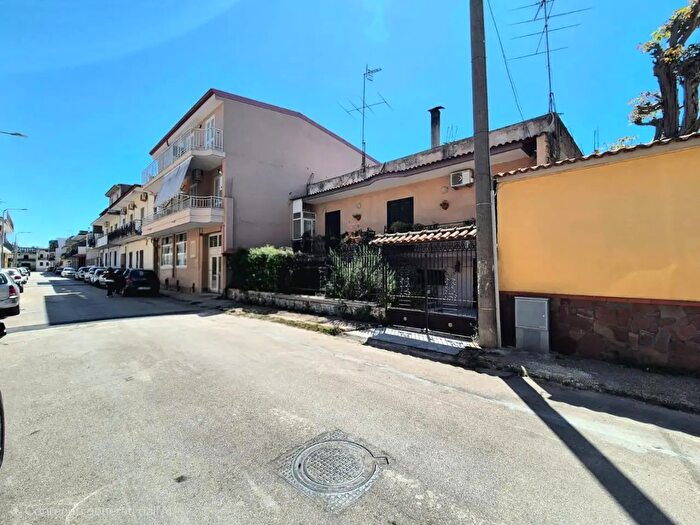 Casa quadrilocale in vendita in Caivano