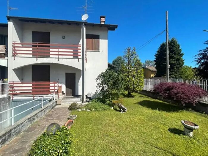 Casa quadrilocale in vendita in Via Giovanni Pascoli a, Busto Garolfo