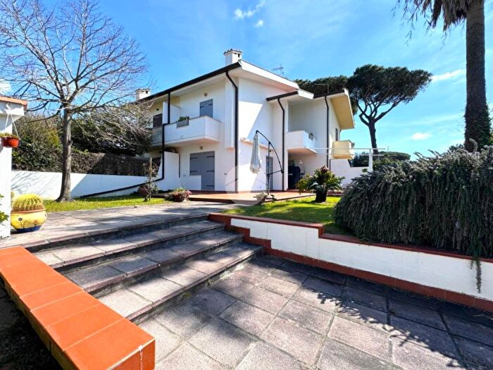 Casa trilocale in affitto in Via Cariddi, Centro, Sabaudia