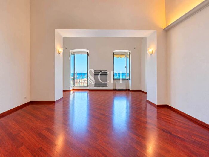 Appartamento con 5 locali in vendita in Vico Freghetti, Centro, Alassio