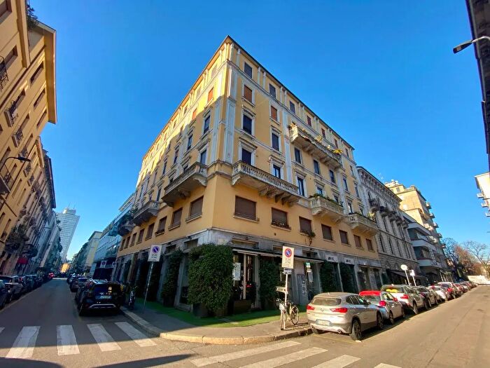 Appartamento con 5 locali in vendita in Via Casati, Milano