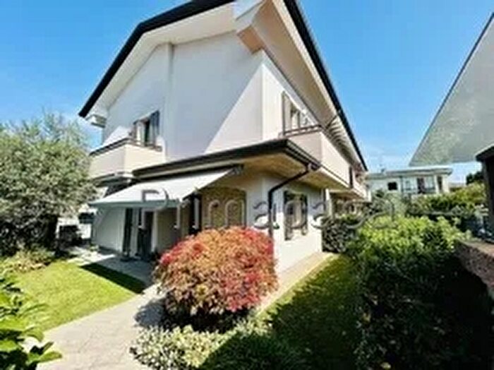 Casa con 5 locali in vendita in Corso Vittorio Emanuele, Villafranca Di Verona