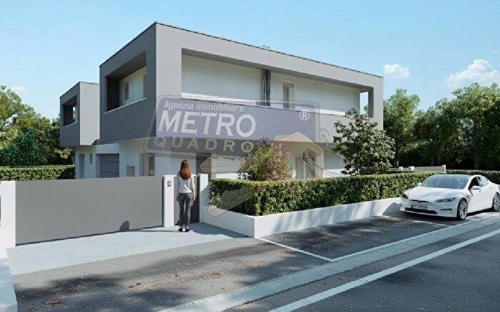 Casa con 6 locali in vendita in Via del Costo, Zane