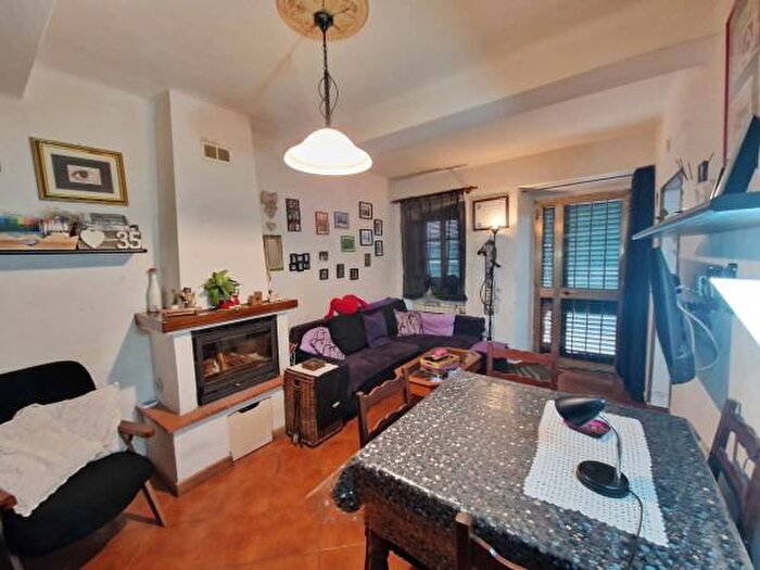 Casa con 6 locali in vendita in Via Sarzanese, Lucca
