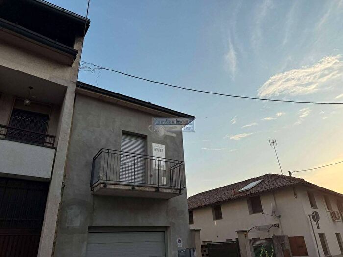 Appartamento bilocale in affitto in Via General Cantore, Vighizzolo Cascina Varenna, Cantù