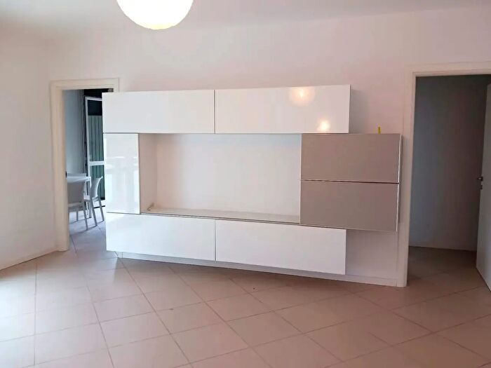 Appartamento trilocale in vendita in Via Giovanni Pascoli, Rovigo