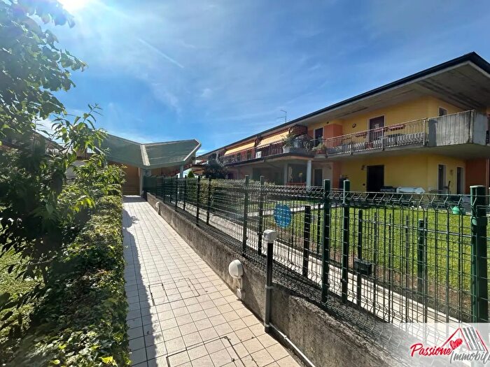 Appartamento trilocale in vendita in Via Carlo Alberto dalla Chiesa n, Vigasio