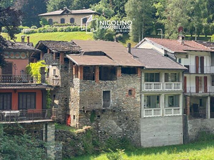 Casa quadrilocale in vendita in Via Duccio Galimberti, Pradleves