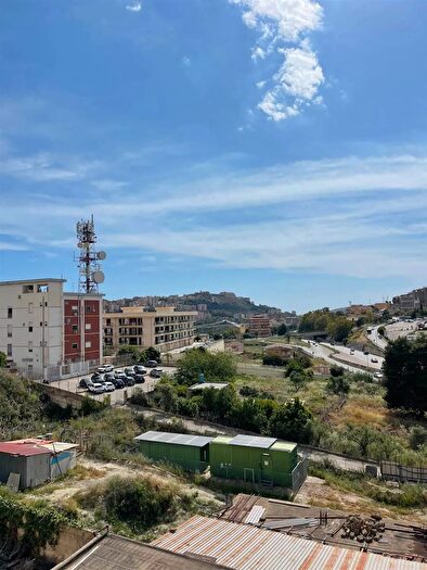 Appartamento con 5 locali in vendita in Agrigento, Agrigento